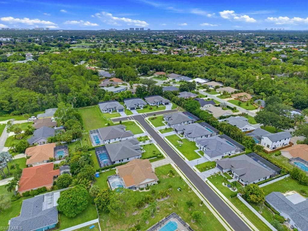 67 Willowick DR-37