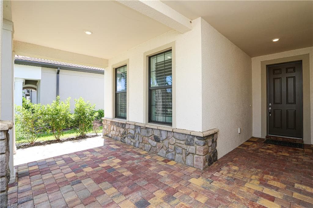 9716 Everglades DR-6
