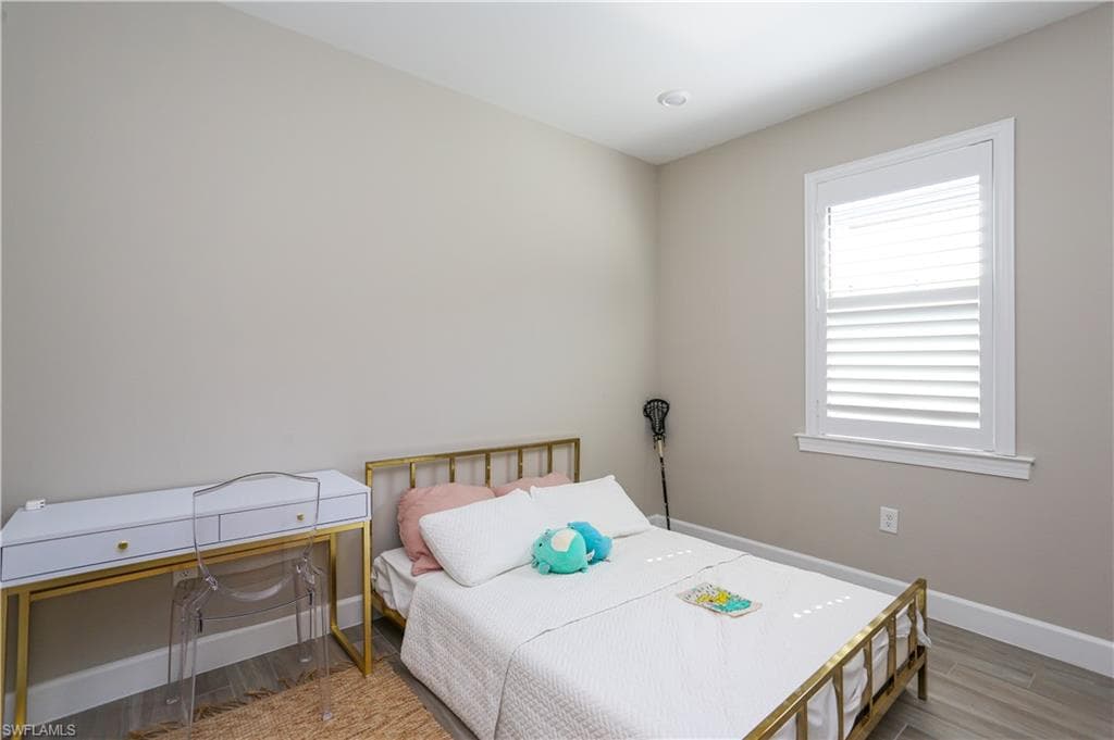 9716 Everglades DR-26
