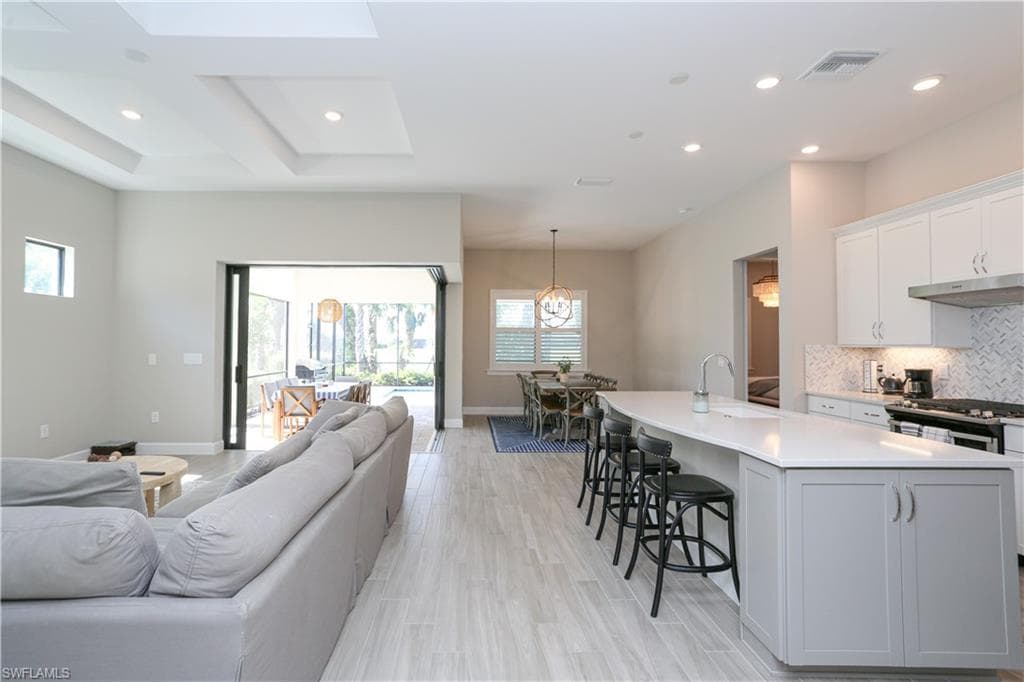 9716 Everglades DR-28