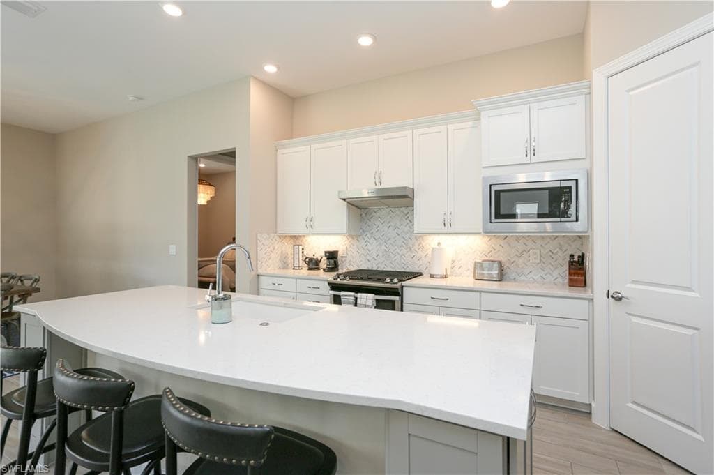 9716 Everglades DR-30