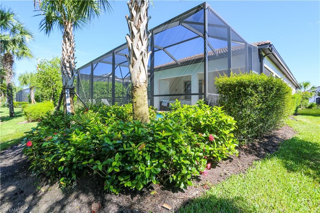 9716 Everglades DR-35