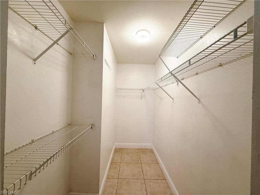 15552 Horseshoe LN-16
