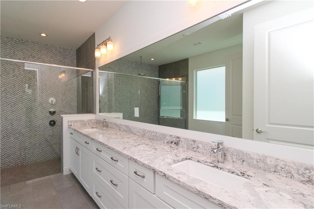 9241 Cayman DR-16