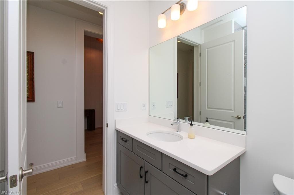 9241 Cayman DR-33