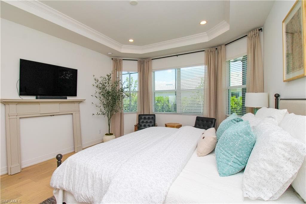 9241 Cayman DR-15