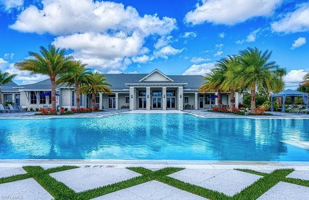 9241 Cayman DR-44