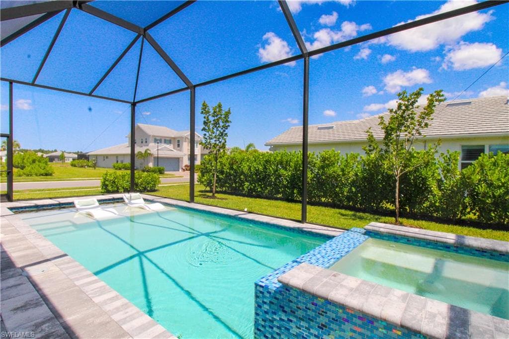 9241 Cayman DR-40