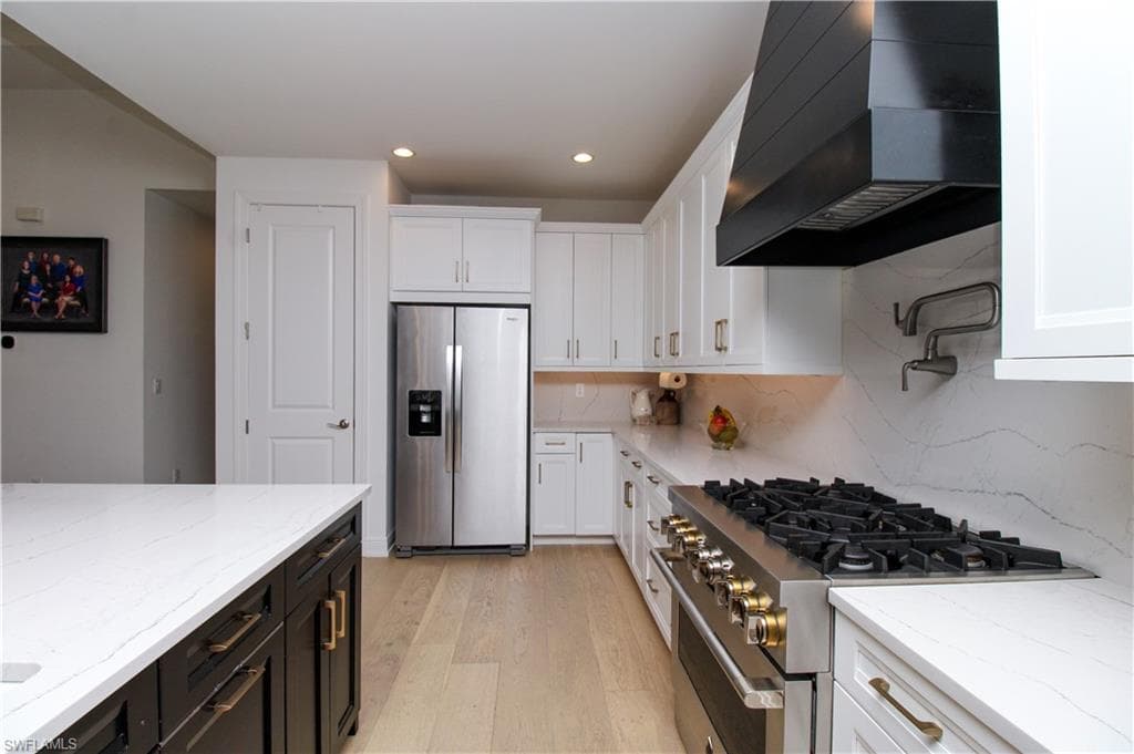 9241 Cayman DR-8