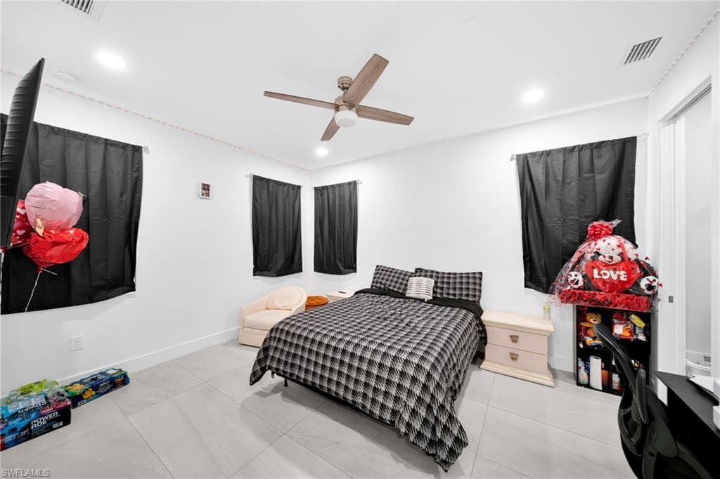 26951 N RIVERSIDE DR-18