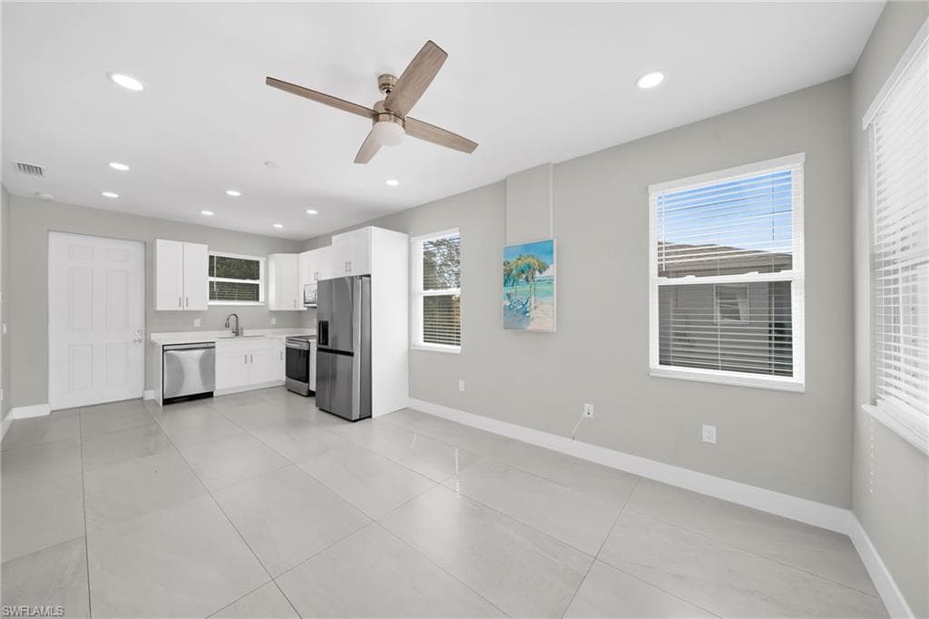 26961 N RIVERSIDE DR-27