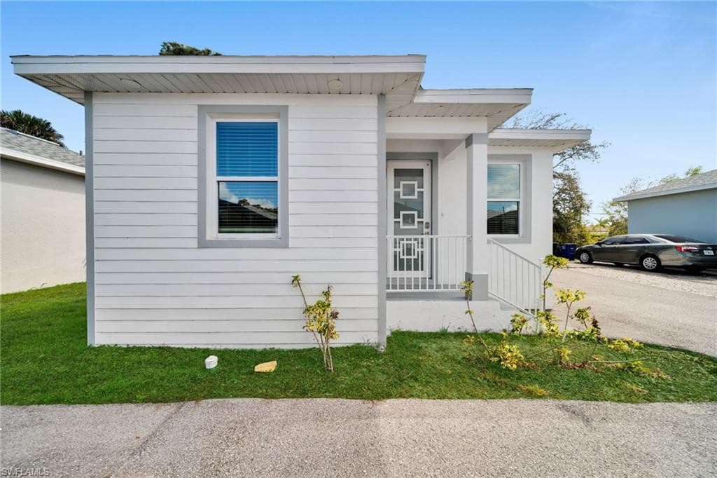 26961 N RIVERSIDE DR-1