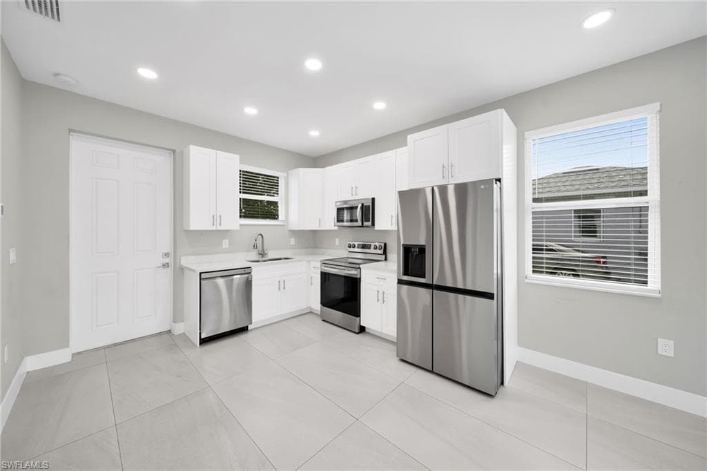 26961 N RIVERSIDE DR-30