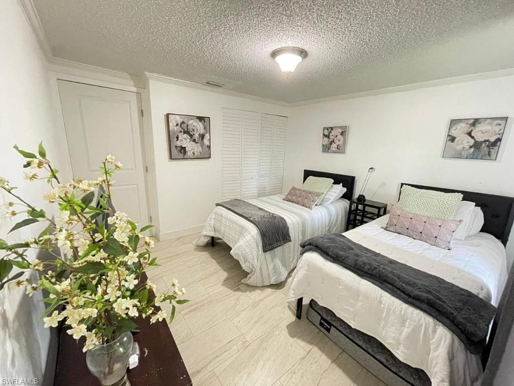 5385 Treetops DR I-4