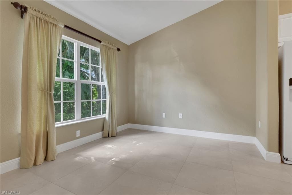 3555 Avion Woods CT 501-12