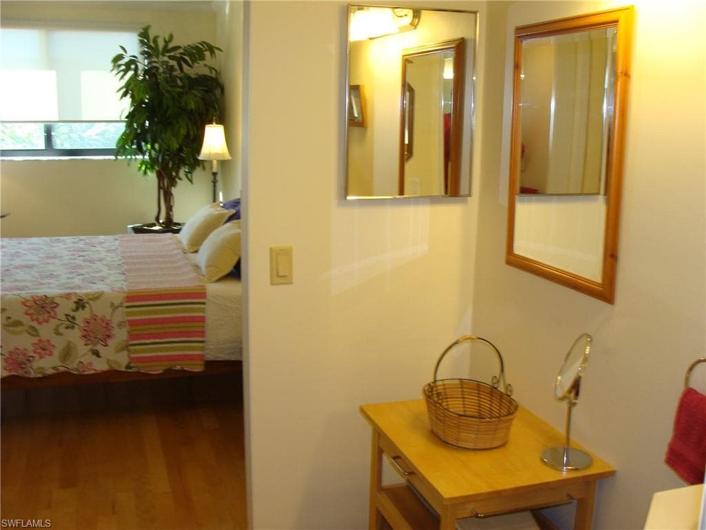 807 River Point DR 201D-16