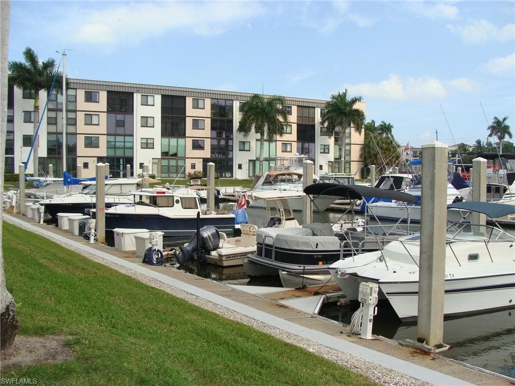 807 River Point DR 201D-26