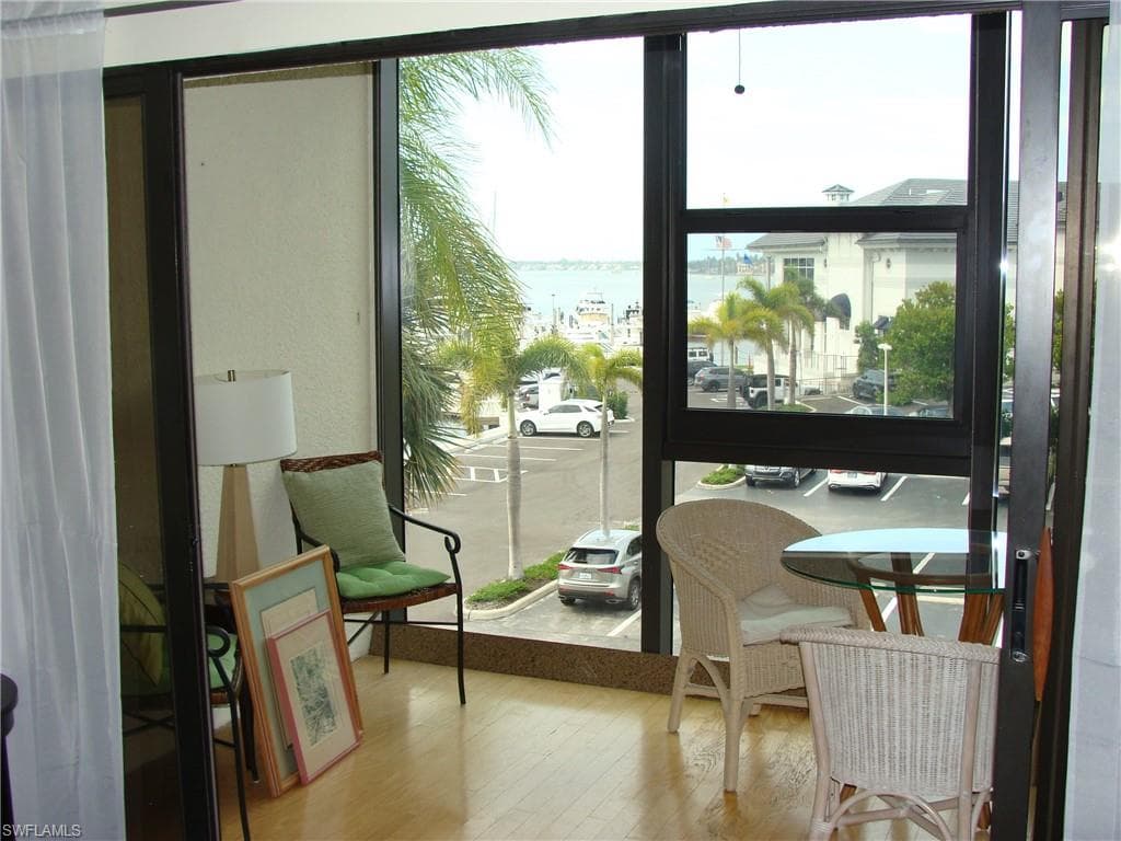 807 River Point DR 201D-10