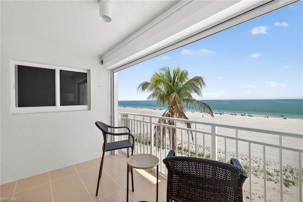 7400 Estero BLVD 404-20