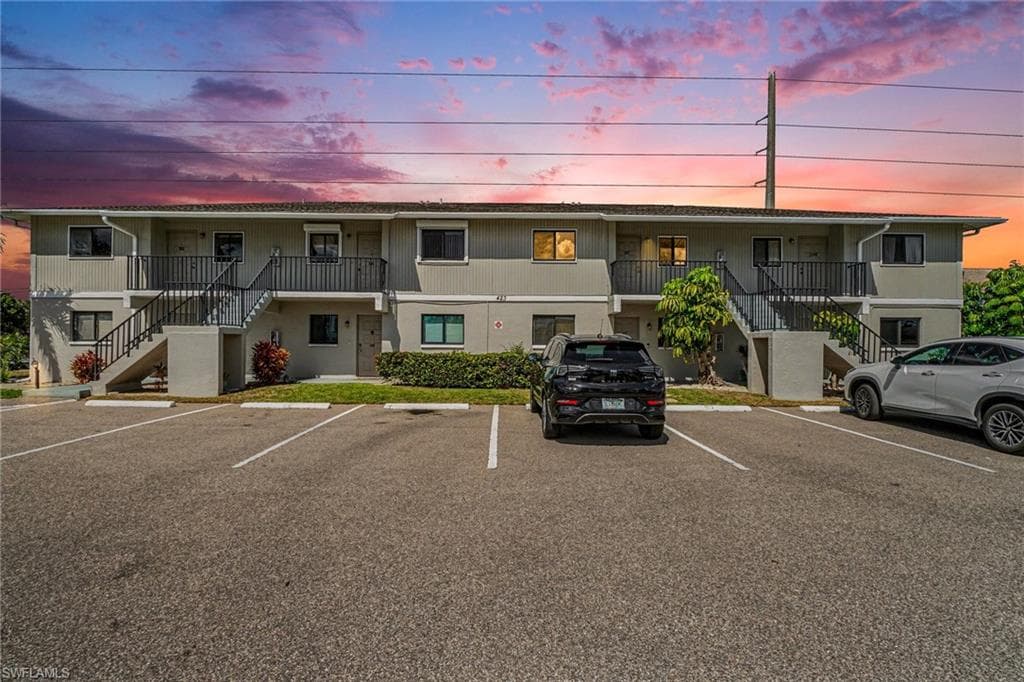 423 Cape Coral PKWY W 203 (207)-1