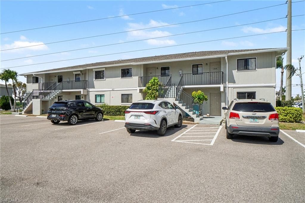 423 Cape Coral PKWY W 203 (207)-24