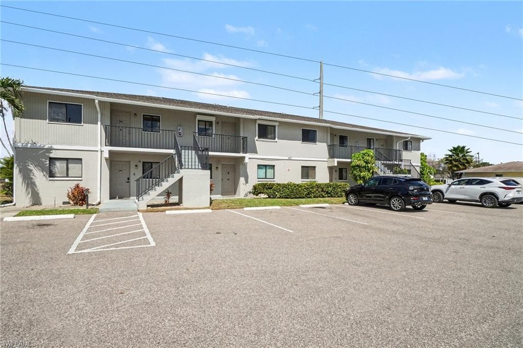 423 Cape Coral PKWY W 203 (207)-25