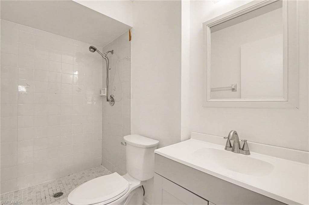 423 Cape Coral PKWY W 203 (207)-21