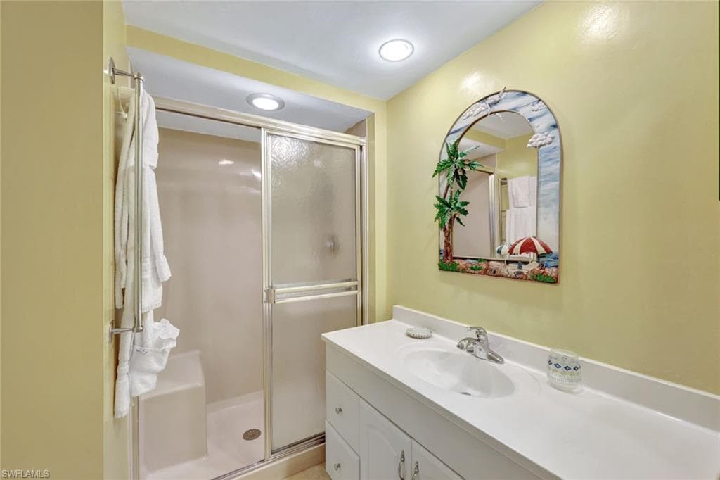 979 E Gulf DR D452-28
