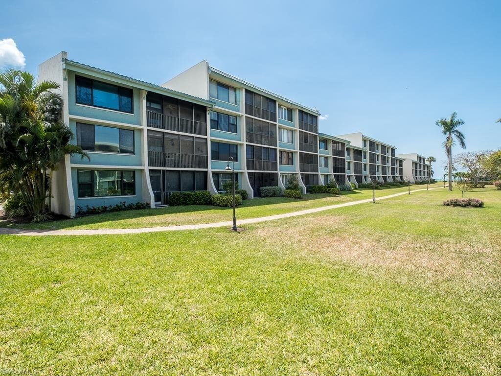 979 E Gulf DR D452-9