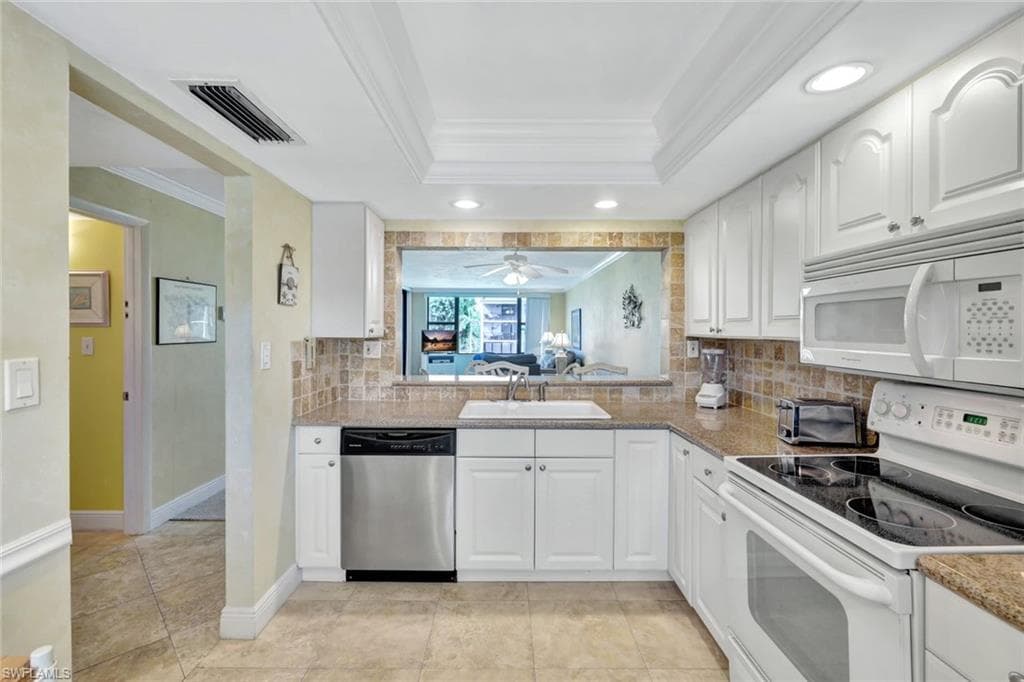 979 E Gulf DR D452-15