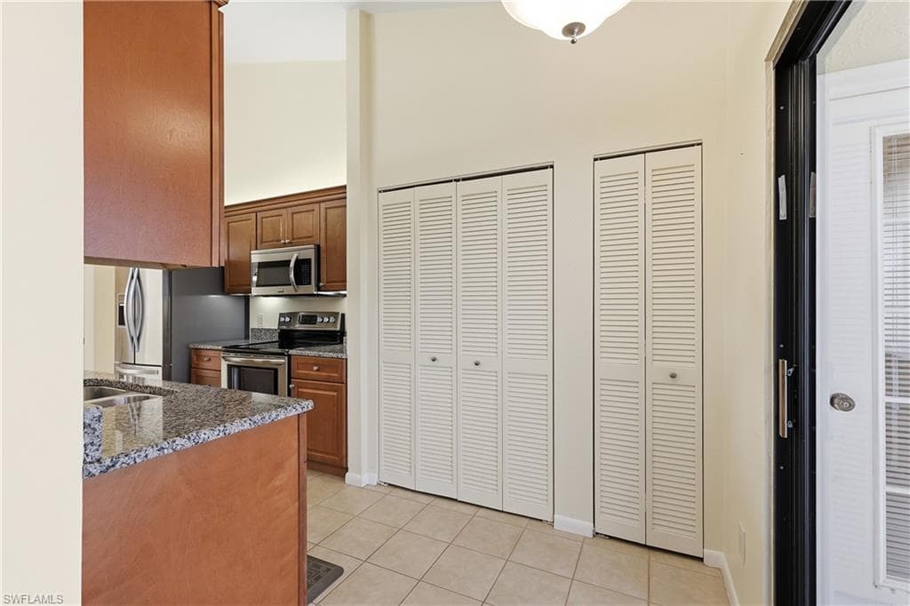 7121 Golden Eagle CT 623-12