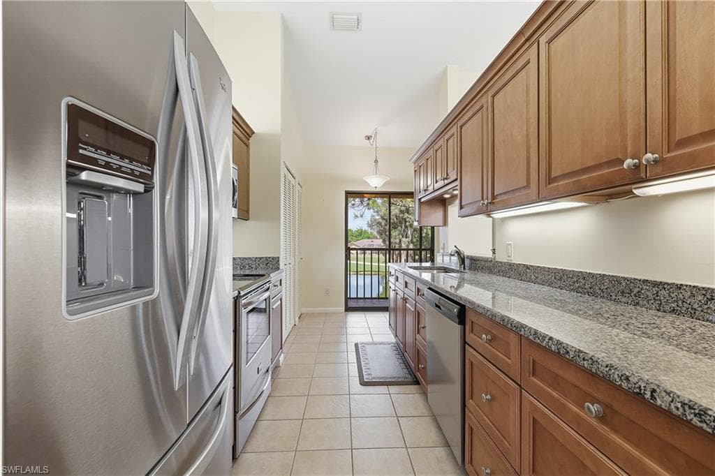 7121 Golden Eagle CT 623-9