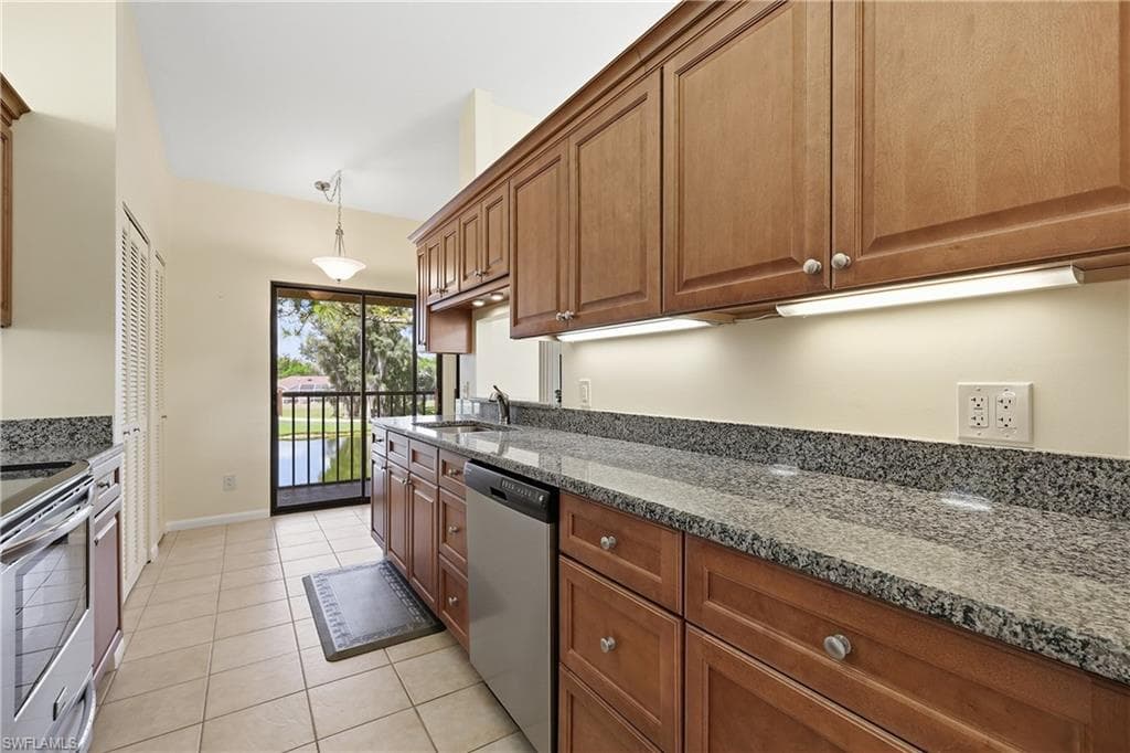 7121 Golden Eagle CT 623-10