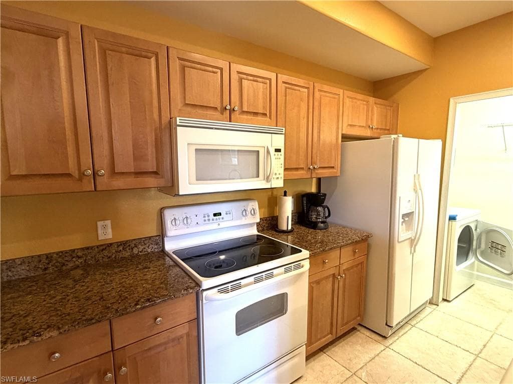 13110 Bella Casa CIR 214-8