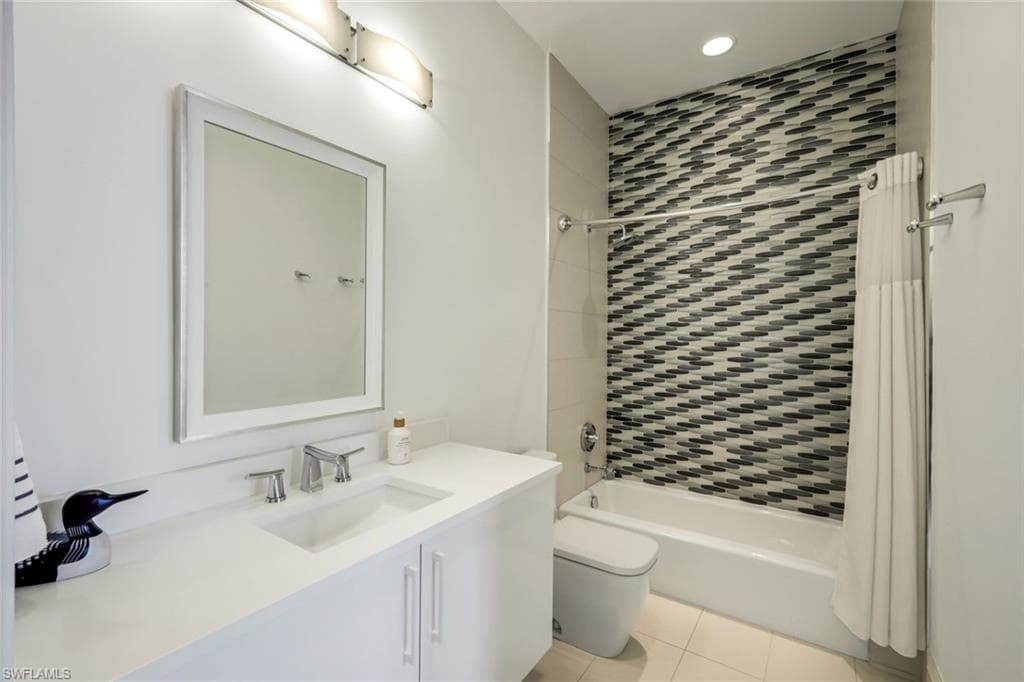 16438 Seneca WAY-30