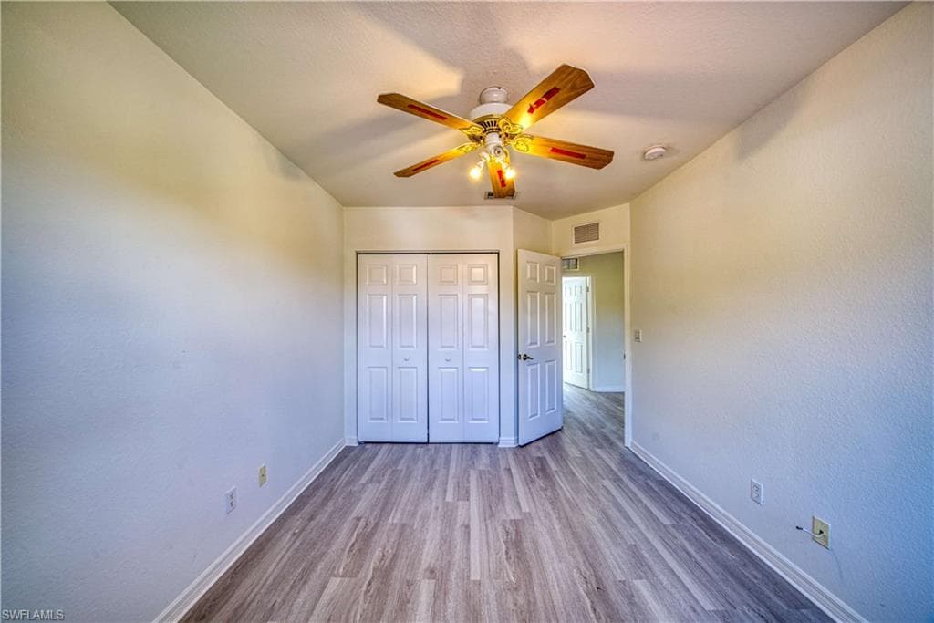 10027 Salina ST-12
