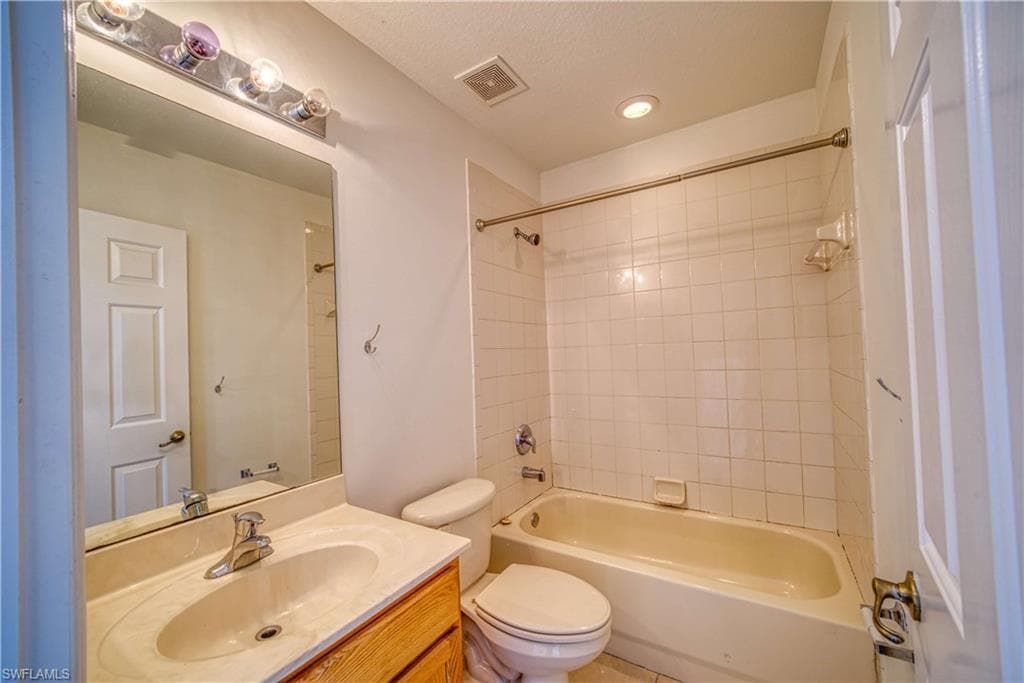 10027 Salina ST-28