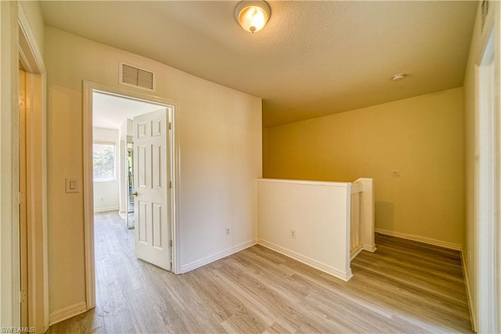 10027 Salina ST-20