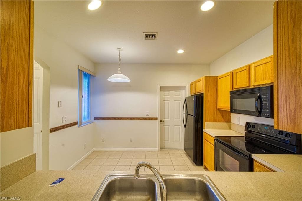 10027 Salina ST-10