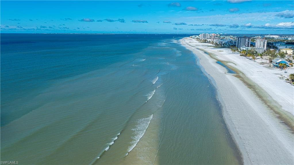 3250 Estero BLVD-19