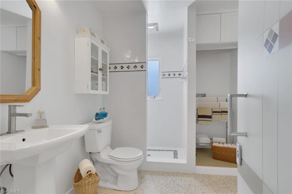 1290 Venetian WAY-27