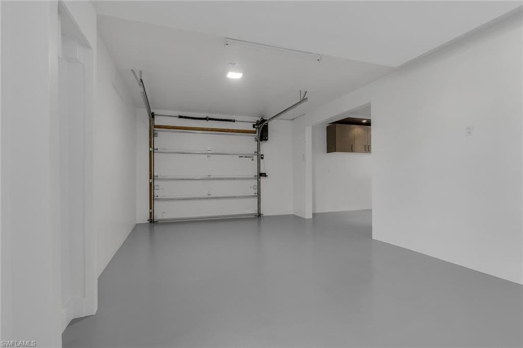 27170 Esther DR-36