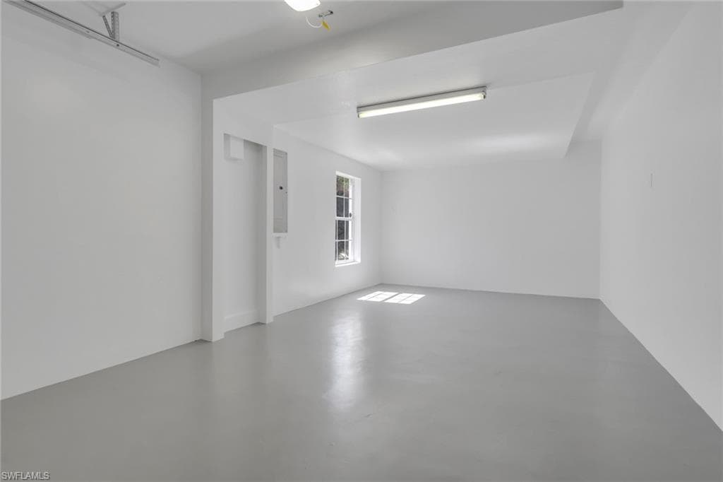 27170 Esther DR-33