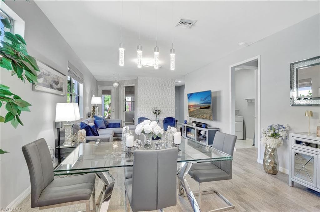 10908 Clarendon ST-11