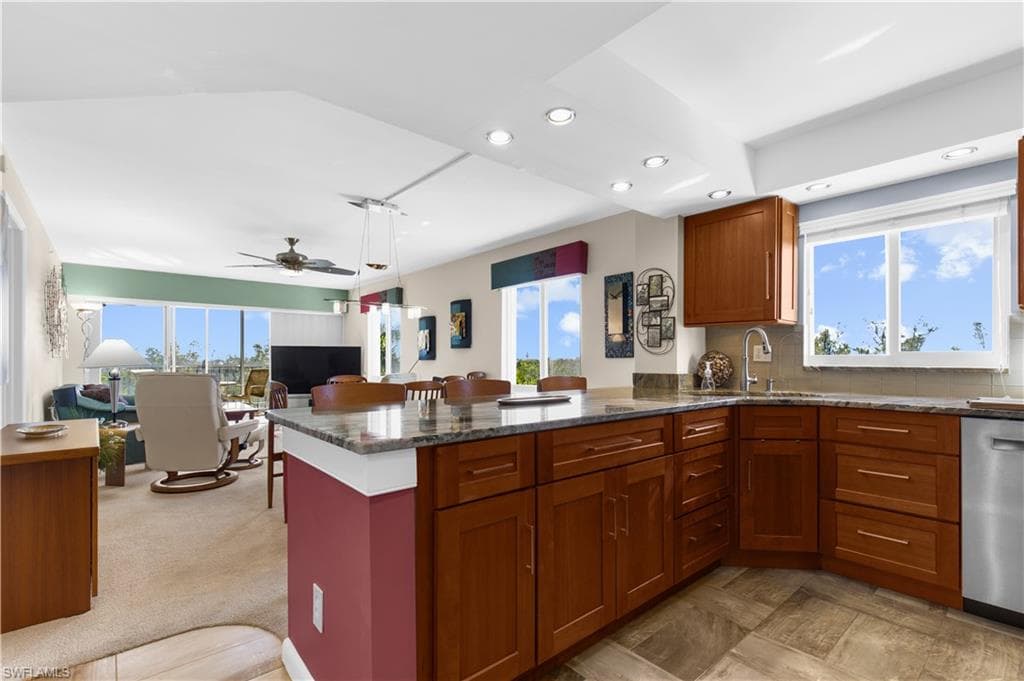 345 Mango ST 406-23
