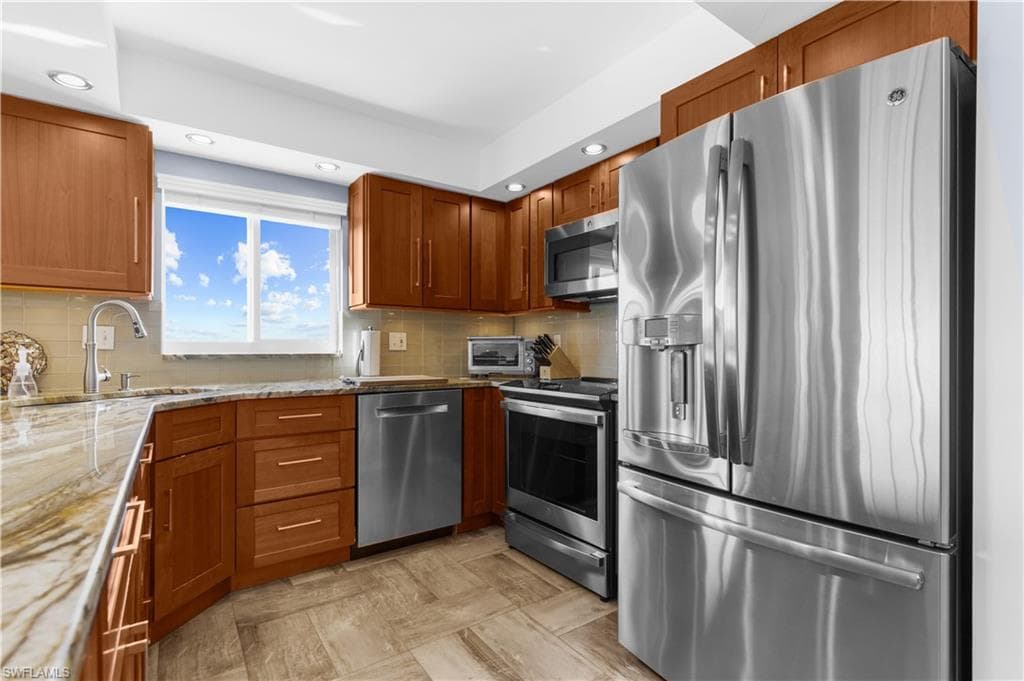345 Mango ST 406-22