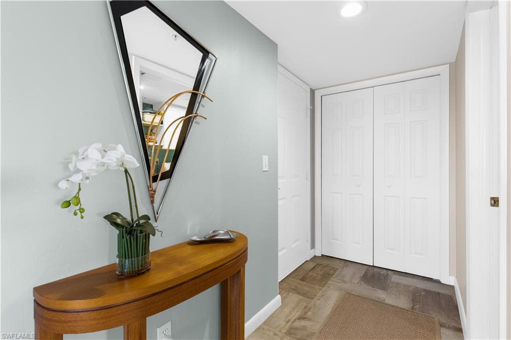 345 Mango ST 406-20