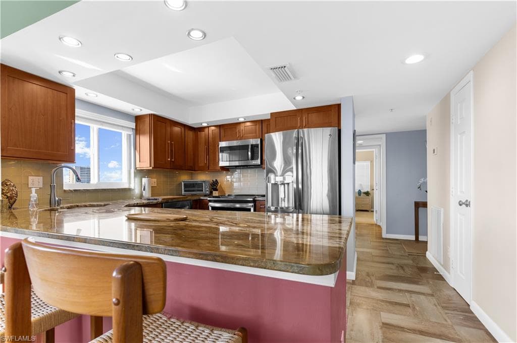 345 Mango ST 406-24
