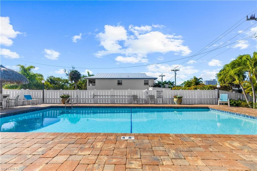 345 Mango ST 406-15