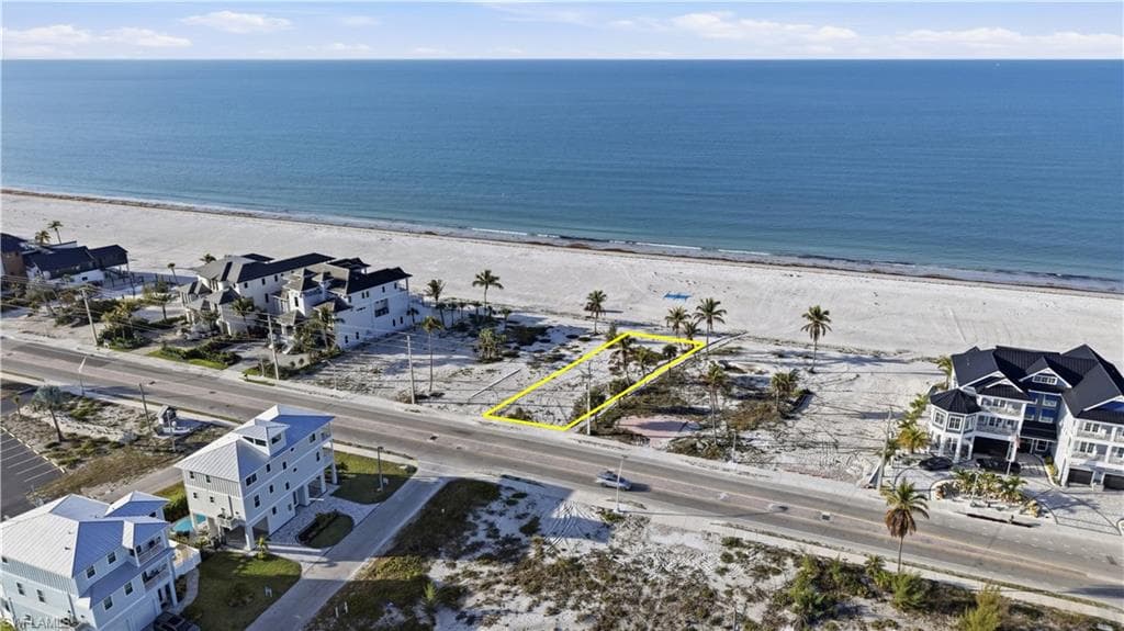 3724 Estero BLVD-3